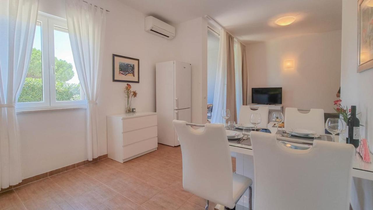 Lea Apartamento Novigrad Istria Exterior foto