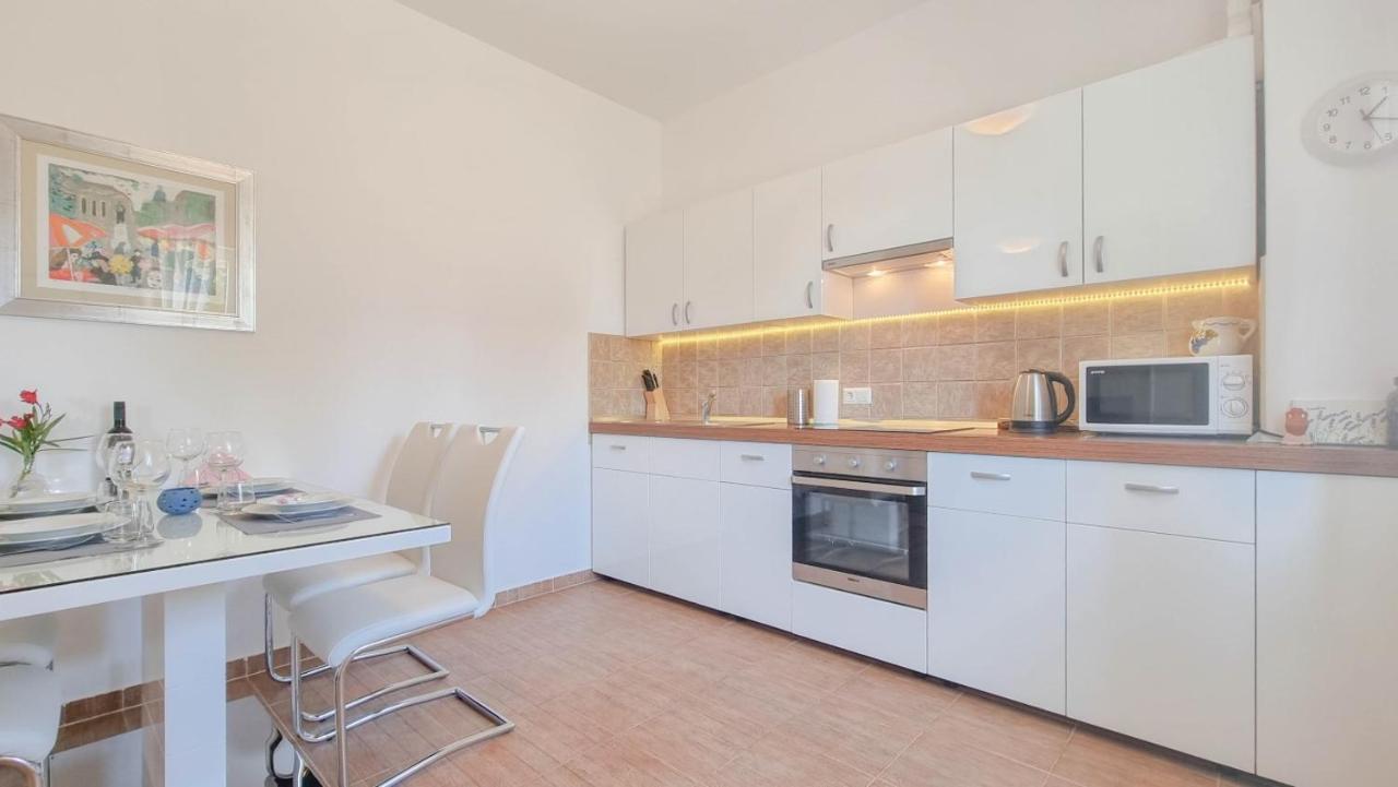 Lea Apartamento Novigrad Istria Exterior foto