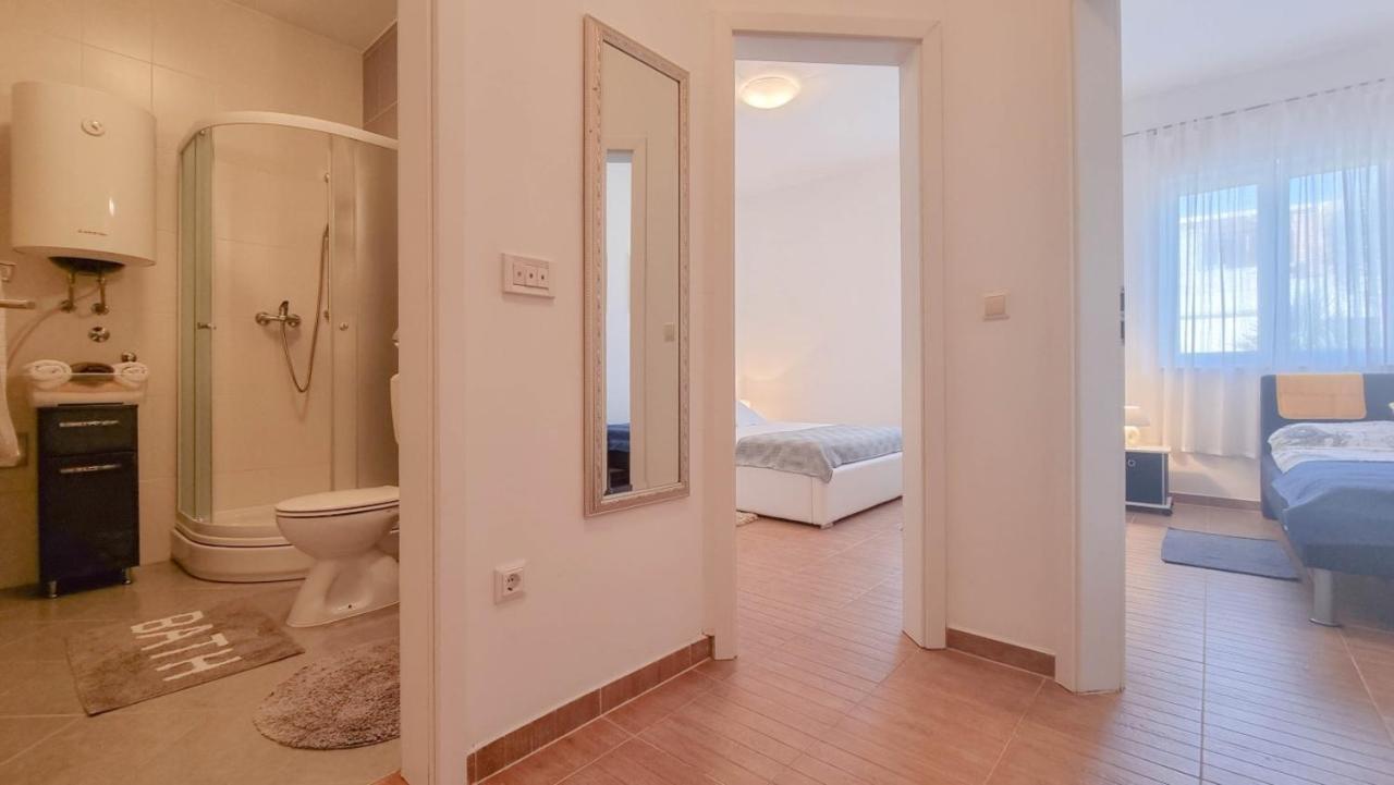 Lea Apartamento Novigrad Istria Exterior foto