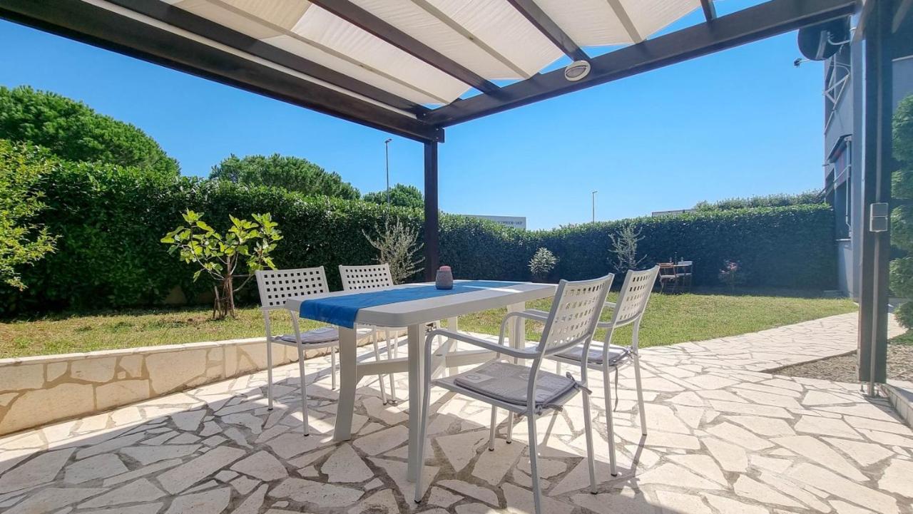 Lea Apartamento Novigrad Istria Exterior foto