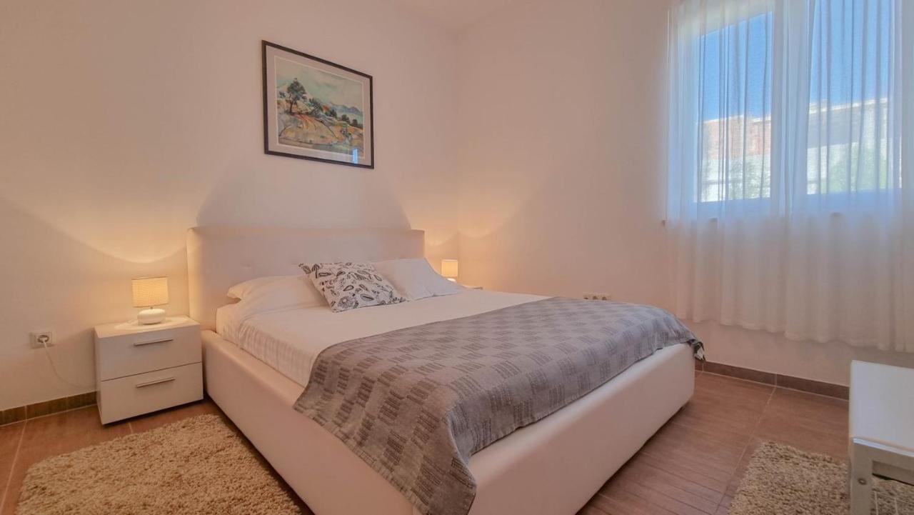 Lea Apartamento Novigrad Istria Exterior foto