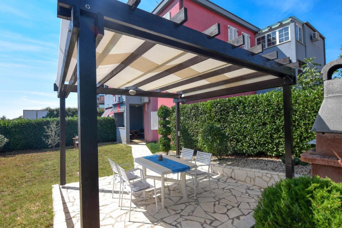 Lea Apartamento Novigrad Istria Exterior foto
